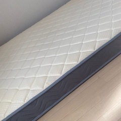 ベッドマットレス　セミダブルの画像