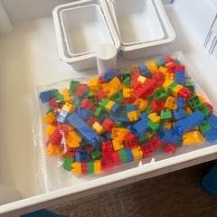 ブロックテーブル　チェアセットの画像