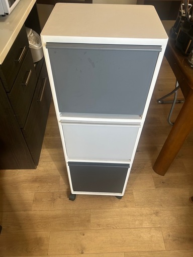 3段 ゴミ箱 (ゆーちん) 西焼津の家庭用品《キッチン雑貨》の中古