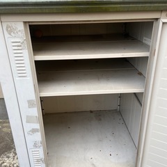 ヨド物置　物置　金属製の画像