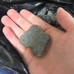 溶岩石 (高濾過) 4cm-8cm ブラック 4.3キロの画像