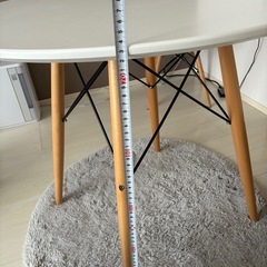 セット売り⭐︎イームズテーブル、チェアー2脚の画像