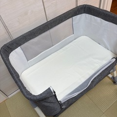 ベビーベッドの画像