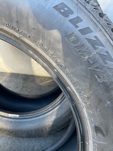 235/60R18 ブリジストン  スタッドレスタイヤ
