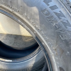 235/60R18 ブリジストン  スタッドレスタイヤ
の画像