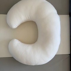 queen rose 授乳クッション U字型 クリーム・ブラウンの画像