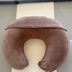 queen rose 授乳クッション U字型 クリーム・ブラウンの画像