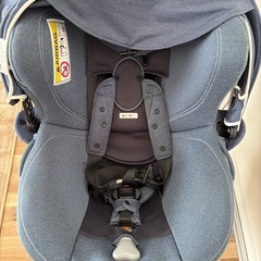 エールべべ　クルット4i 
チャイルドシートの画像