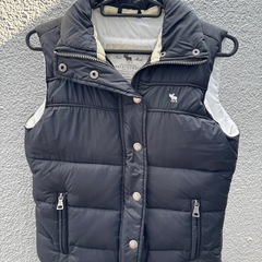 美品!アバクロンビー ダウンベストS
の画像