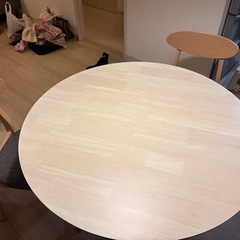 テーブル・椅子×2の画像