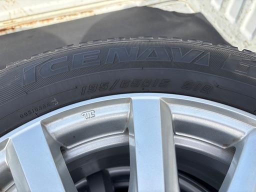 スタッドレス195/65/R15 
ホイール4本セット