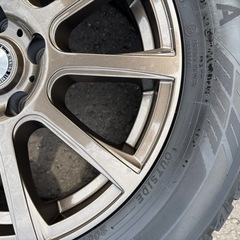 プリウスαに装着してました♪　6.5J　16インチ タイヤはYOKOHAMAアイスガードシックス 205/60-16　　2021年10月購入　5分山 114.3-5穴の画像