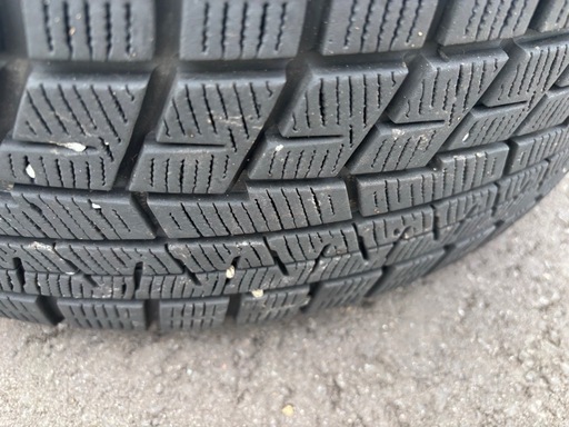 プリウスαに装着してました♪　6.5J　16インチ タイヤはYOKOHAMAアイスガードシックス 205/60-16　　2021年10月購入　5分山 114.3-5穴