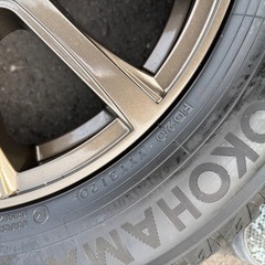 プリウスαに装着してました♪　6.5J　16インチ タイヤはYOKOHAMAアイスガードシックス 205/60-16　　2021年10月購入　5分山 114.3-5穴の画像