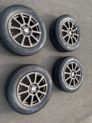 プリウスαに装着してました♪　6.5J　16インチ タイヤはYOKOHAMAアイスガードシックス 205/60-16　　2021年10月購入　5分山 114.3-5穴