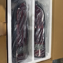 ハイエース　　ヴァレンティ（Valenti） テールランプ　ジャンク品
の画像