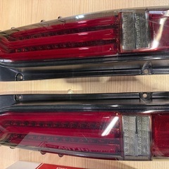ハイエース　　ヴァレンティ（Valenti） テールランプ　ジャンク品
の画像