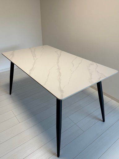 大理石ダイニングテーブル