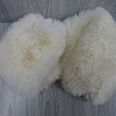 ( E-74 )ファーマフラー ２つセット マグネット ボア フリーサイズ ホワイト 白 ブルー 青 ふわふわ 中古の画像