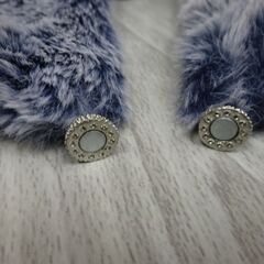 ( E-74 )ファーマフラー ２つセット マグネット ボア フリーサイズ ホワイト 白 ブルー 青 ふわふわ 中古の画像