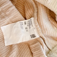 ZARAトップス　ユニクロパンツの画像