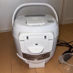 アイリスオーヤマ　3合炊き　炊飯器の画像