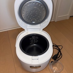 アイリスオーヤマ　3合炊き　炊飯器の画像