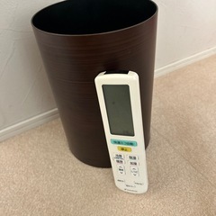 ゴミ箱（欠けあり）の画像