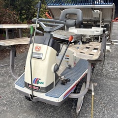 4条田植え機　ヰセキの画像