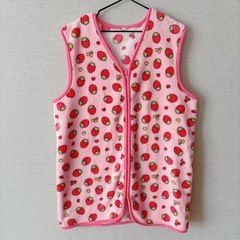 🍓イチゴ柄のふわふわスリーパー&🧣キッズマフラー&手袋×2美品‼の画像