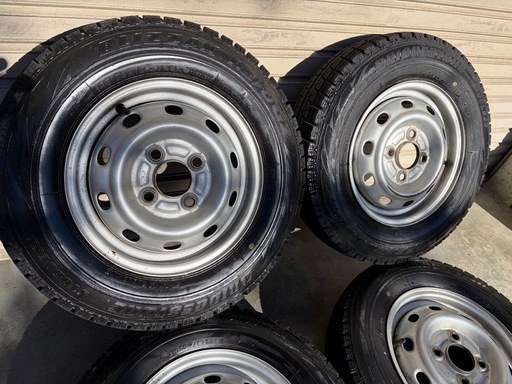 冬タイヤ12インチ ✳️ 145/80R12 ✳️ ブリヂストンRevoGZ ✳️ 軽トラ用ホイール付き深溝バリ山スタッドレス４本組み 145r12 6pr スタッドレス ホイールセット 4本（BRIDGESTONE／自動車 冬 