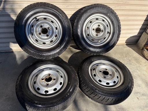 冬タイヤ12インチ ✳️ 145/80R12 ✳️ ブリヂストンRevoGZ ✳️ 軽トラ用ホイール付き深溝バリ山スタッドレス４本組み