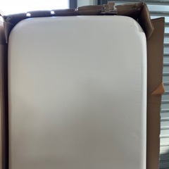 角丸　ベージュ　ベッド　マッサージ　エステ　ネイル　整体の画像