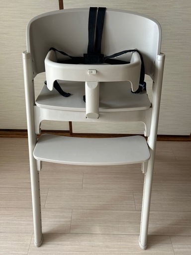 NOVUS ベビーハイチェア やや傷あり