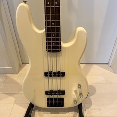 サミック　エレキベースの画像