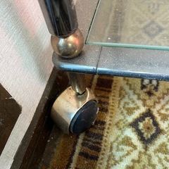 ガラス台のワゴンの画像