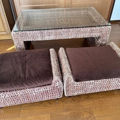 藤テーブル　椅子2脚の画像