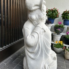 白大理石の彫刻の画像