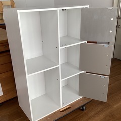 扉付きカラーボックス【町田市再生家具】　252503の画像