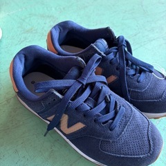 ニューバランススニーカー23.5の画像