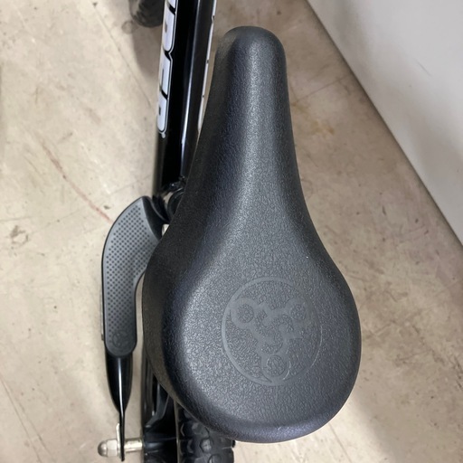 W2512-008 ストライダー日本正規品　スポーツモデル12インチ　中古美品