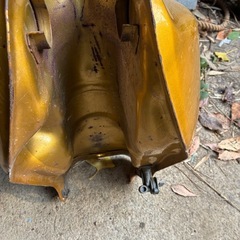 tw200純正タンクの画像