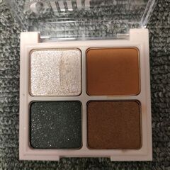 化粧品3点セット　日焼け止め、ファンデーション、アイシャドウパレット　参考定価は全部で5000円以上かなと思います。の画像