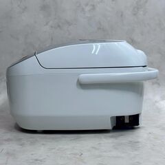 A8338【お買い得商品‼】象印  ZOJIRUSHI 炊飯器  5.5合炊き  4mm黒厚釜  NL-DS10の画像