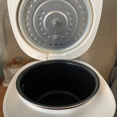 【お取引中】炊飯器 PURETONE (HTD-350WH)の画像