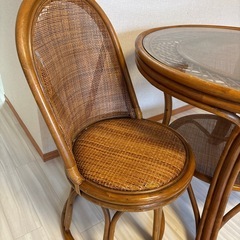 ラタン　　テーブルと椅子セット の画像