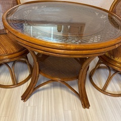 ラタン　　テーブルと椅子セット の画像