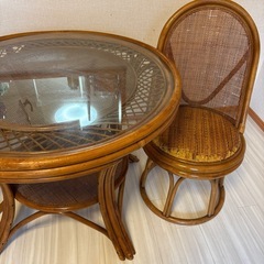 ラタン　　テーブルと椅子セット の画像