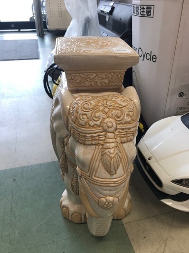 ジャングルジャングル貝塚店　植木鉢スタンド　花台　陶器　象　お洒落　貝塚市　二色浜　リサイクルショップ