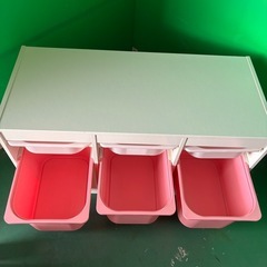 IKEA TROFAST 収納システムの画像